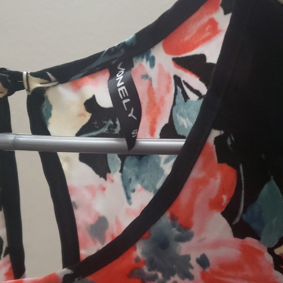 Blouse - Picture 3 of 3